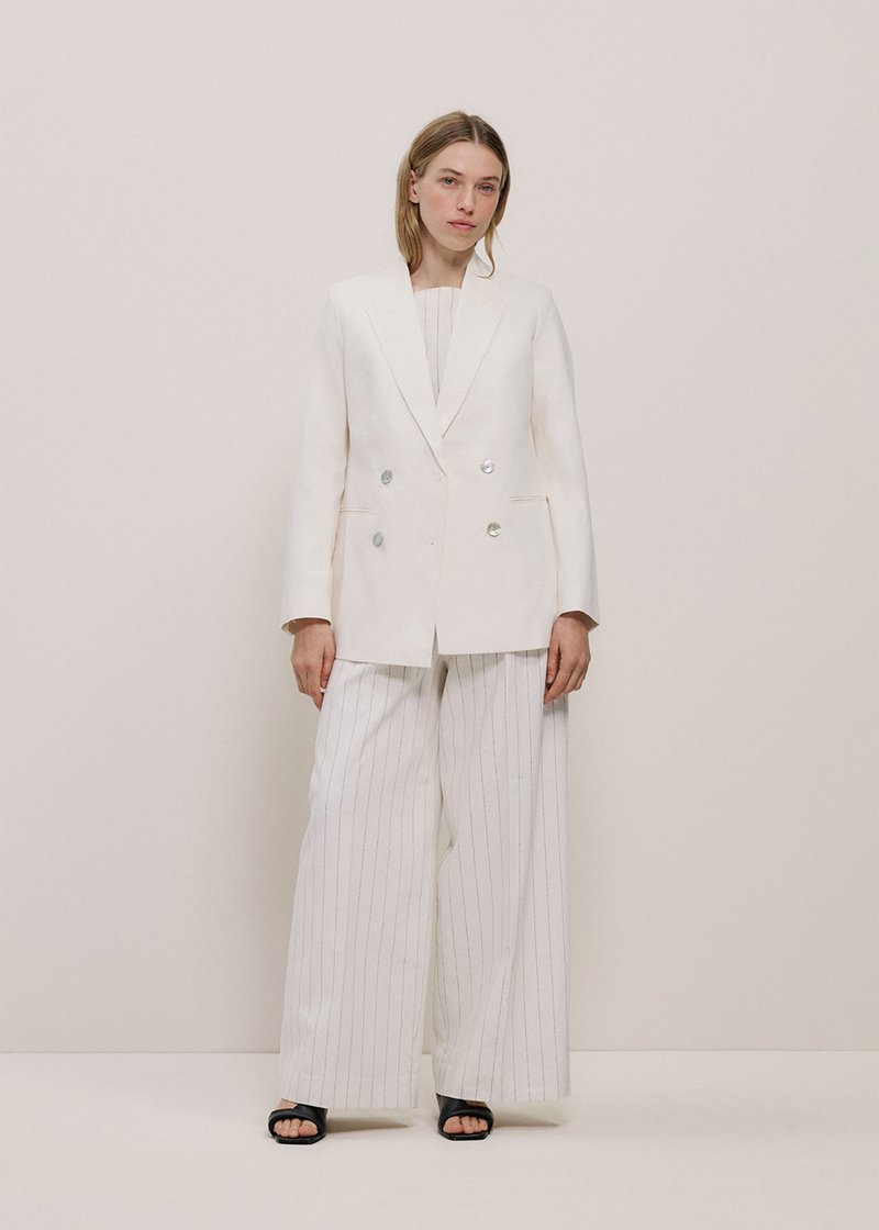Ivory Velmora Double Breasted Blazer Printnewtee Peak Lapel Tailored Elegant Fit - Image 2