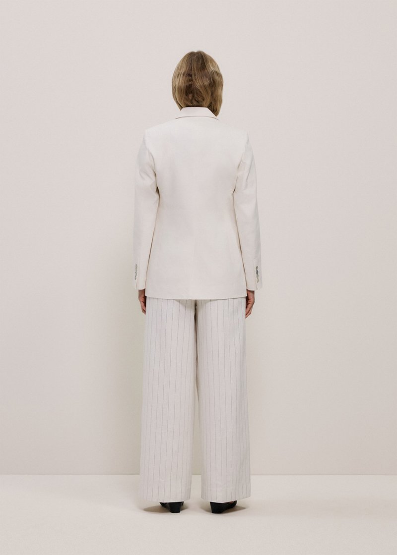 Ivory Velmora Double Breasted Blazer Printnewtee Peak Lapel Tailored Elegant Fit - Image 3